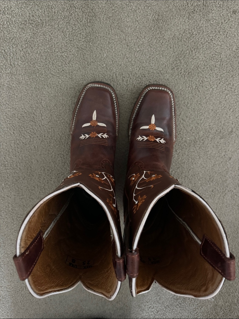 Woman’s Brown Embroidered Western Boots - Classic Western Style